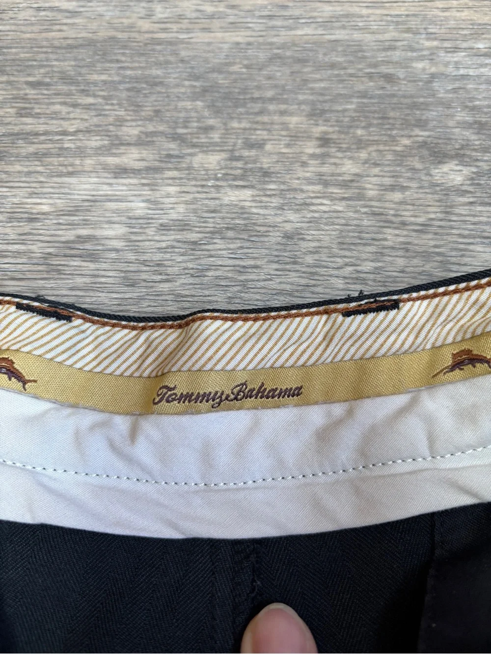 Tommy Bahama Men’s Silk Blend Black Chino Shorts 9” Sz 35